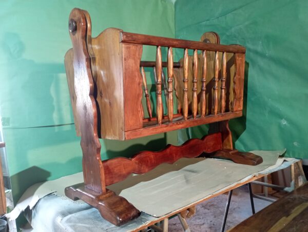 cuna de madera